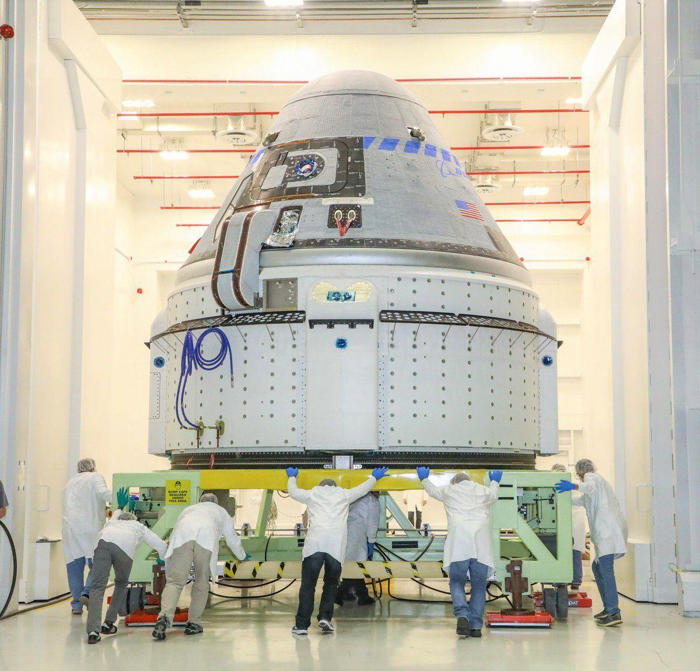 why are the boeing starliner astronauts still in space?