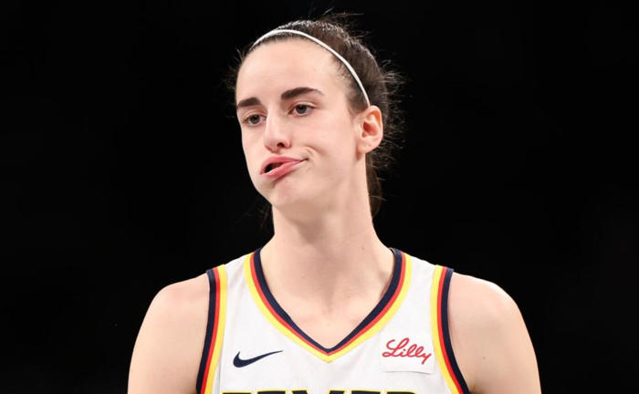 indiana fever's coach harshly judges caitlin clark for her gameplay