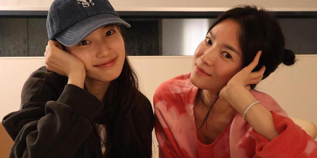 song hye kyo and bae suzy delight fans with new pics together