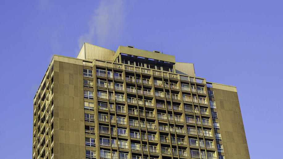 incendie dans la tour kennedy: le centre d'accueil a reçu 73 personnes, une centaine de nuits d'hôtel prévues