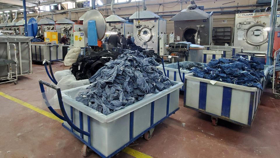 levi’s under fire after supplier laid off hundreds of workers