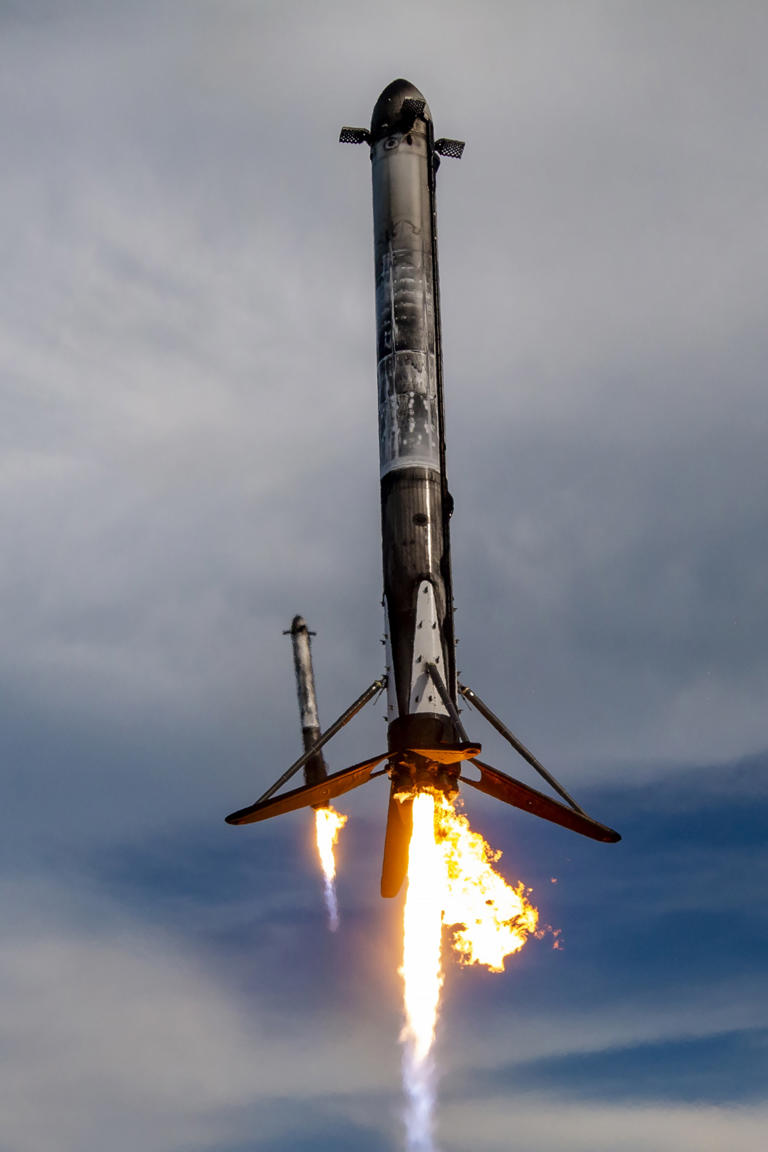 Two SpaceX Falcon Heavy rockets execute flawless simultaneous landings