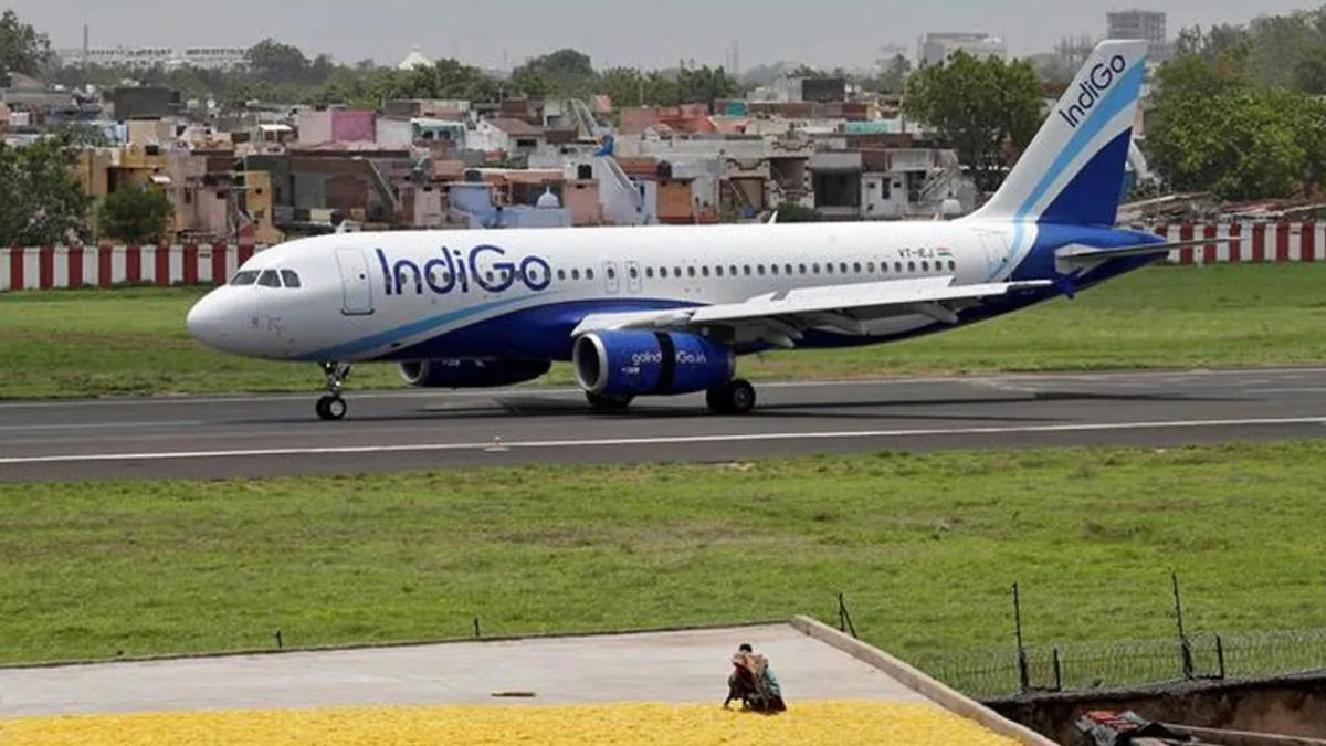 indigo expands mumbai-jeddah route with additional daily flights from august 15
