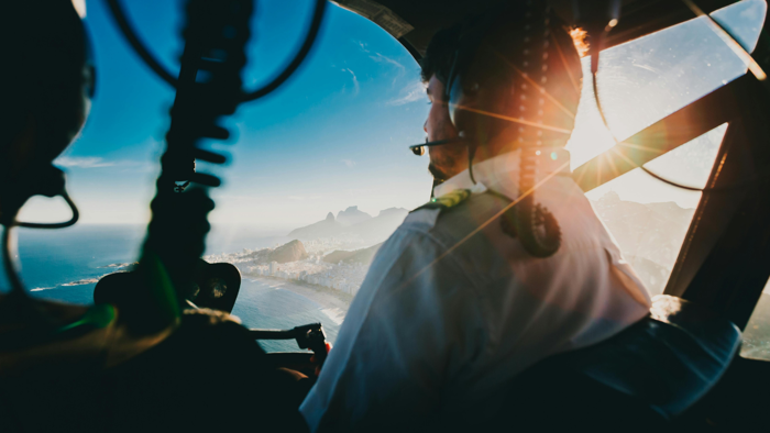 becoming an airline pilot: 10 reasons to go for it