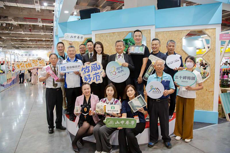 高虹安市長率竹市業者前進台北國際食品展 攜手南投縣簽署mou共推在地農特產