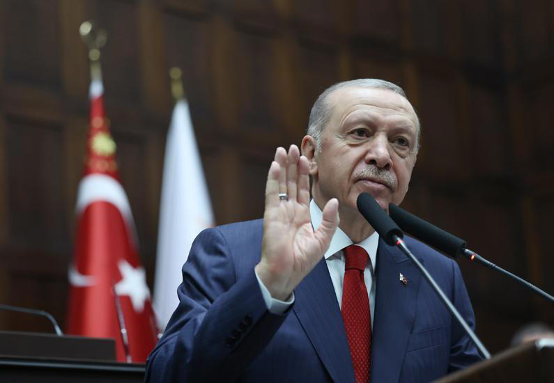 cumhurbaşkanı erdoğan'dan özgür özel'e 'suç ortağı' yanıtı: kaynağı belirsiz para kulelerine baksın