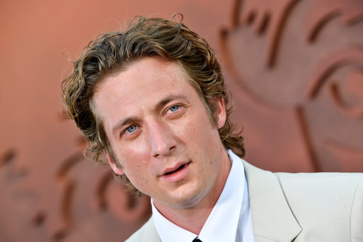 The Bear’s Jeremy Allen White Wants To Do His Own Singing In Bruce ...