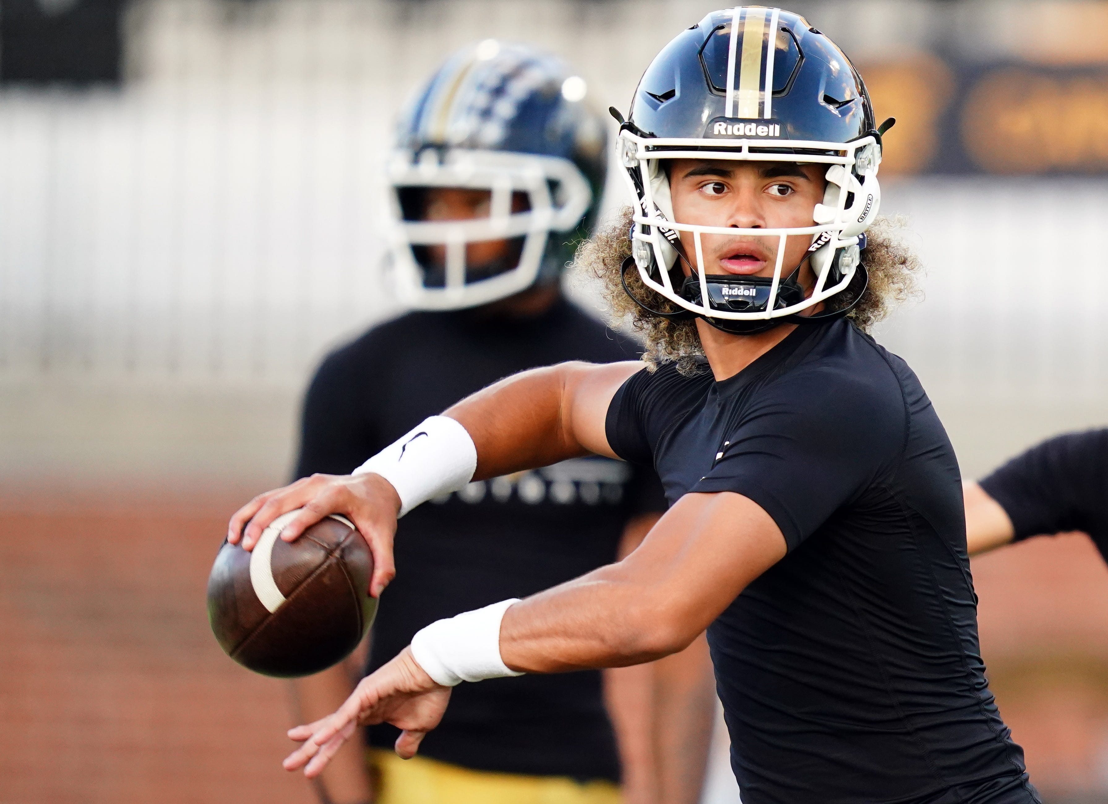 CU Football Fans Threw The Sink At No. 1 QB Recruit Julian Lewis