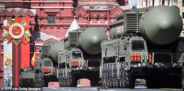 russia wheels out terrifying yars missiles in latest nuke drills