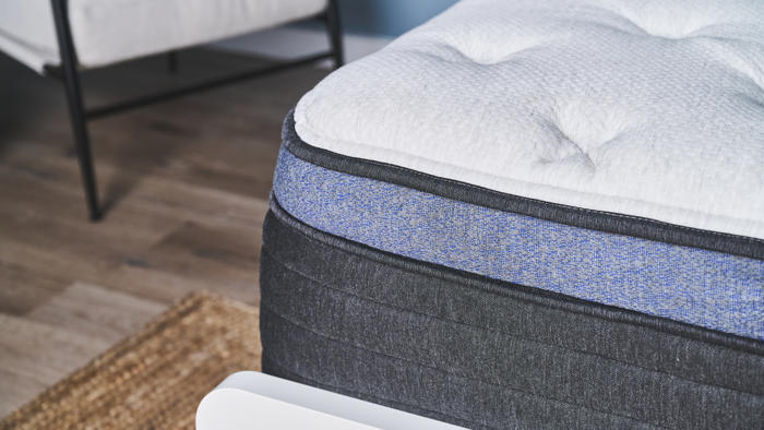 these are the best cooling mattress materials for very hot sleepers