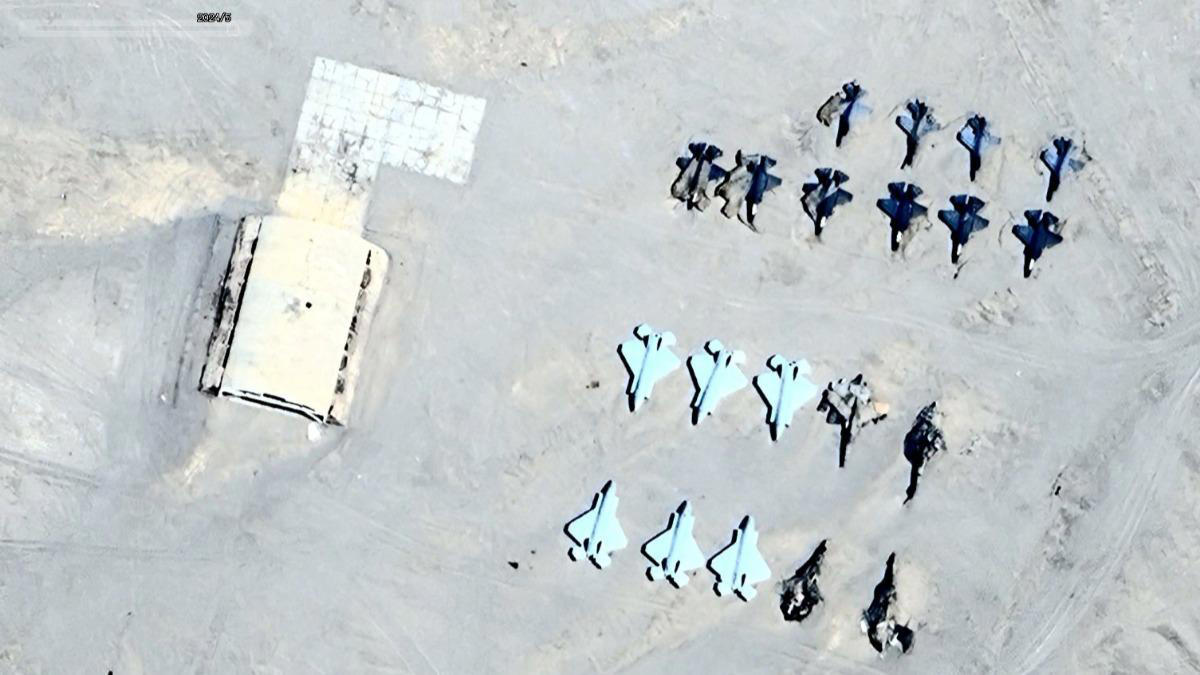 擬攻擊美軍？新疆沙漠驚見「1:1航母模型、f-35等多款戰機標靶」