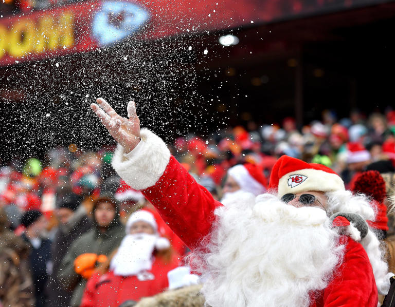 Extras wanted for new Chiefs Hallmark Christmas movie