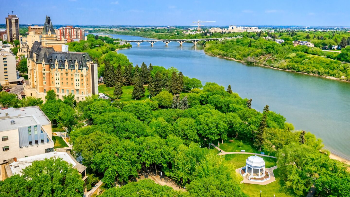 <p>Saskatoon is a family-friendly city with many fun and educational activities. The Saskatoon Forestry Farm & Zoo and Wanuskewin Heritage Park offer a wonderful mix of nature and culture. Pack a picnic for Kinsmen Park, where kids can enjoy the playgrounds. You can also take your kids to Nutrien Wonderhub, where interactive exhibits will keep them entertained for hours. For nature lovers, you can visit Beaver Creek Conservation Area for hikes and Meewasin Valley Trail for a bike ride. Don’t forget to visit the Saskatoon Farmers' Market to buy local goodies.</p>
