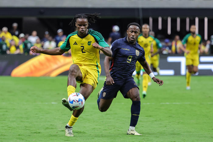 con polémica: ecuador se recupera y derrota a jamaica para seguir con vida en la copa américa 2024