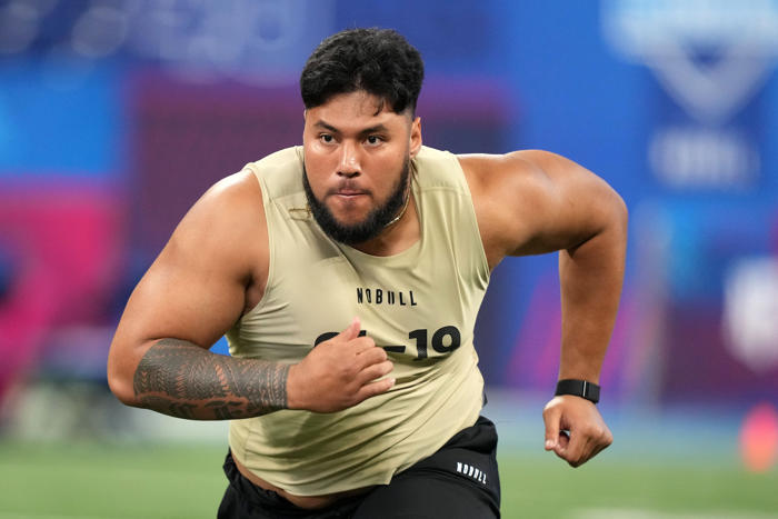 ‘perfectionist’ troy fautanu getting up to speed at right tackle