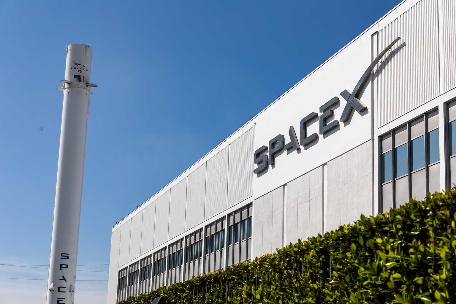 SpaceX said to notify employees of regulatory quiet period ahead of IPO: report<br><br>