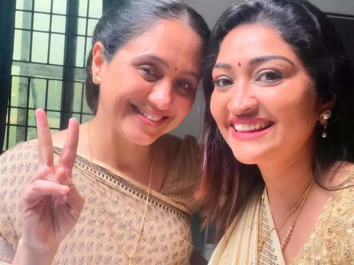 vanathai pola actress neelima rani meets devayani, says ' her warmth, her love, and her care are just the same!'