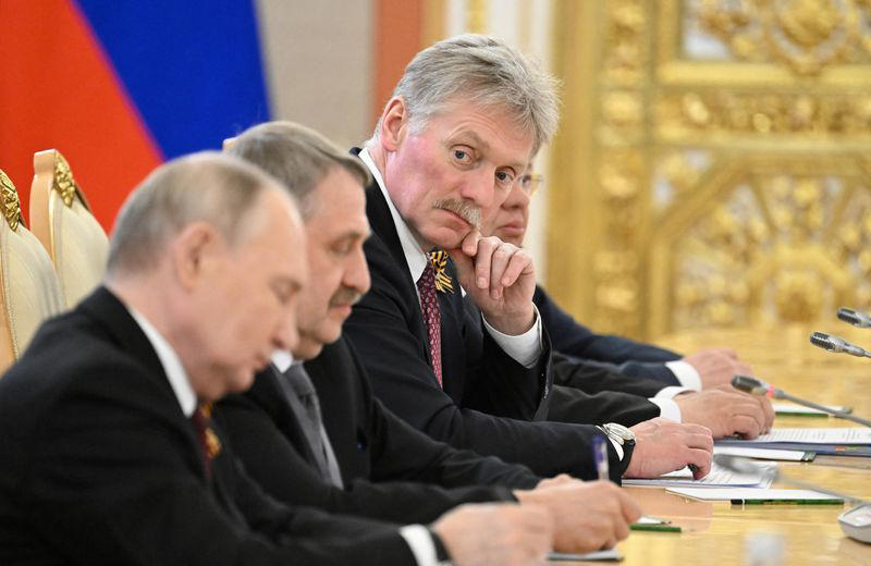 russia considering downgrading relations with the west, the kremlin says