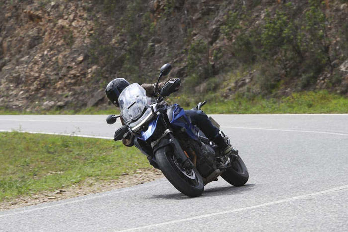 une idée reçue motarde… le frein arrière ne sert pas qu’à freiner sa moto !