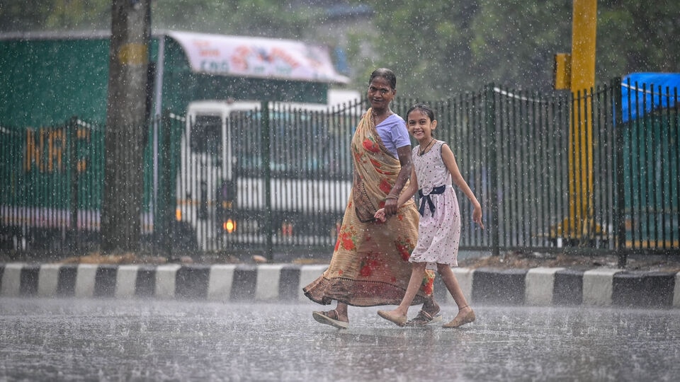 Pre-monsoon Showers Bring Relief To Delhi; Monsoon To Hit NCR On ...