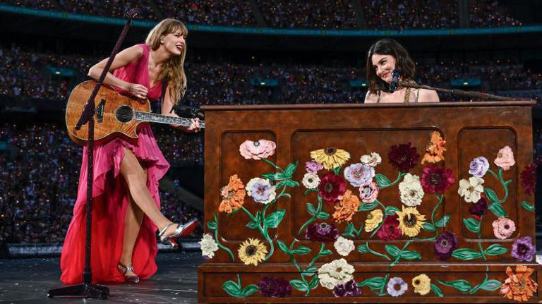 Taylor Swift brought out Gracie Abrams for the first live performance of their song Us on Sunday