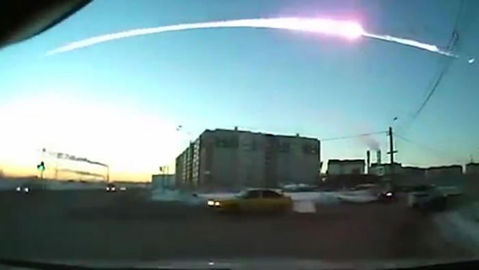 asteroid: riesiger brocken fliegt an der erde vorbei