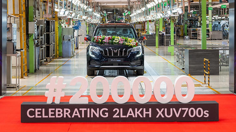 this 3-row suv has reached 200,000 units sales mark in under 3 years. not tata safari, mg hector plus