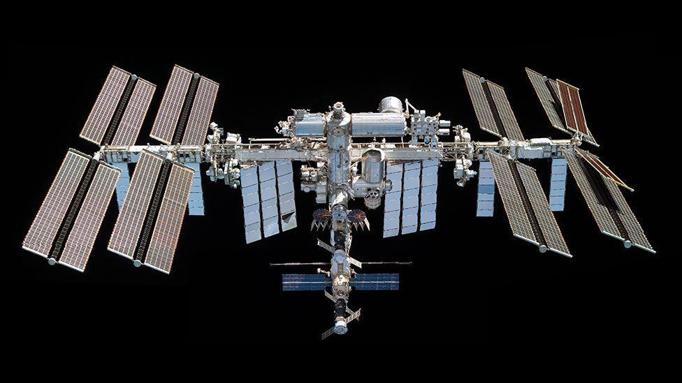 musk's spacex hired to destroy iss space station