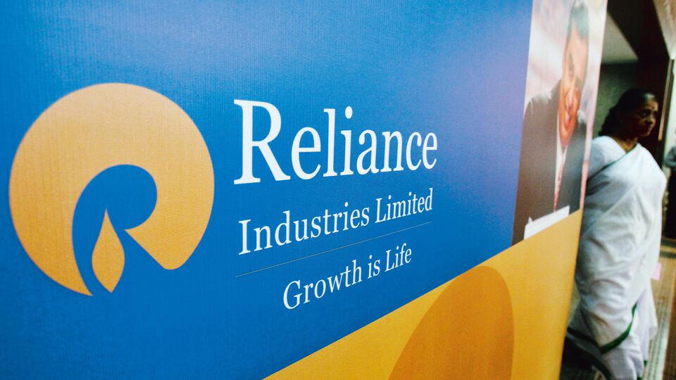 reliance share price hits lifetime high for second day in a row. rises 6.50% in three days