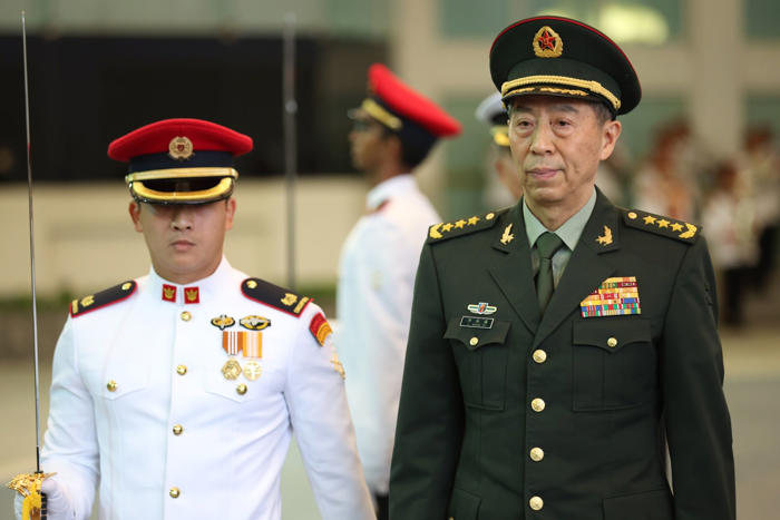 china ousts two ex-defense ministers from party on graft