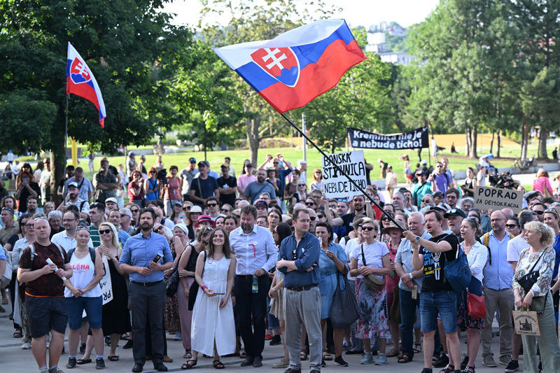 slovenský parlament schválil omezení shromažďovacího práva