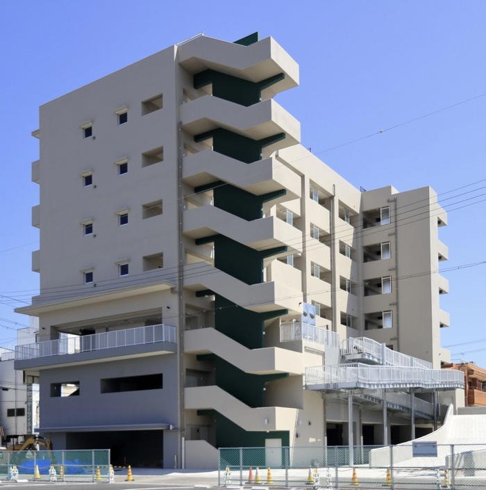 津波の際の避難機能を備えた県営住宅が完成 和歌山・串本町