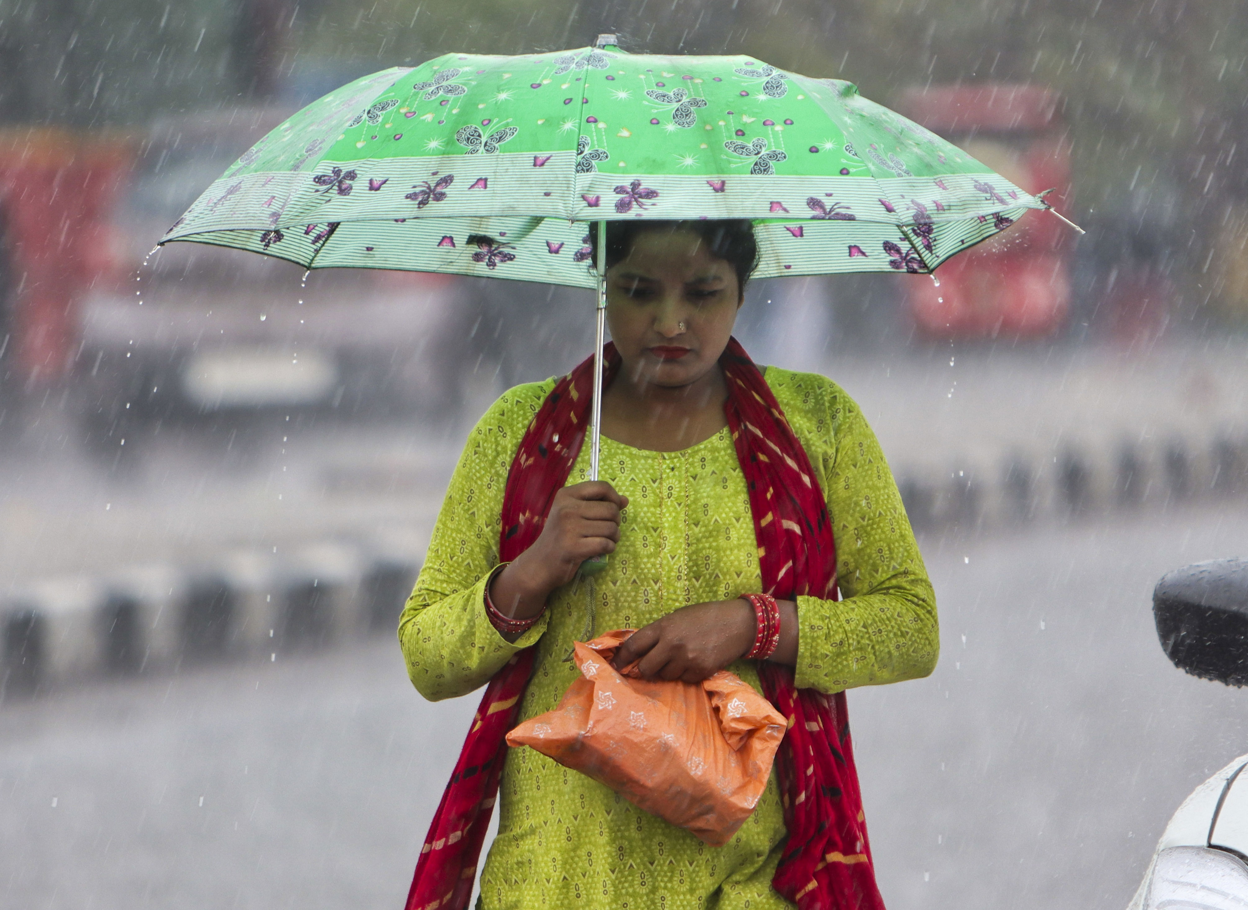 Traffic hit in Delhi due to rains, waterlogging reported in many parts