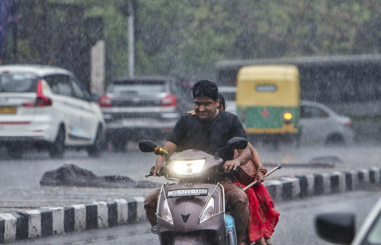 Traffic hit in Delhi due to rains, waterlogging reported in many parts
