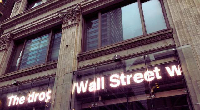 U.S. Stocks Climb on Strong Jobs Data; Markets Eye Trade Deals and Tax Bill