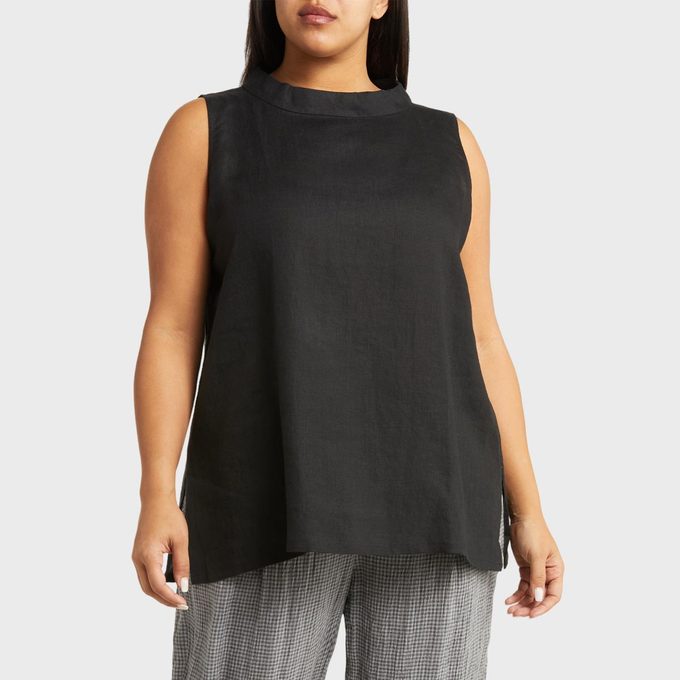 16 Must-Have Clothing Brands for Women in Their 40s and 50s 5