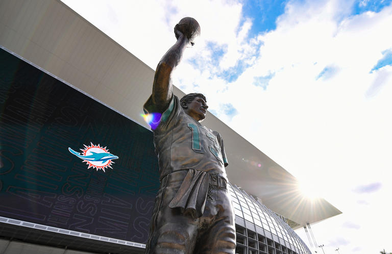 How Many NFL Icons Have Statues? Tom Brady Joins Exclusive List