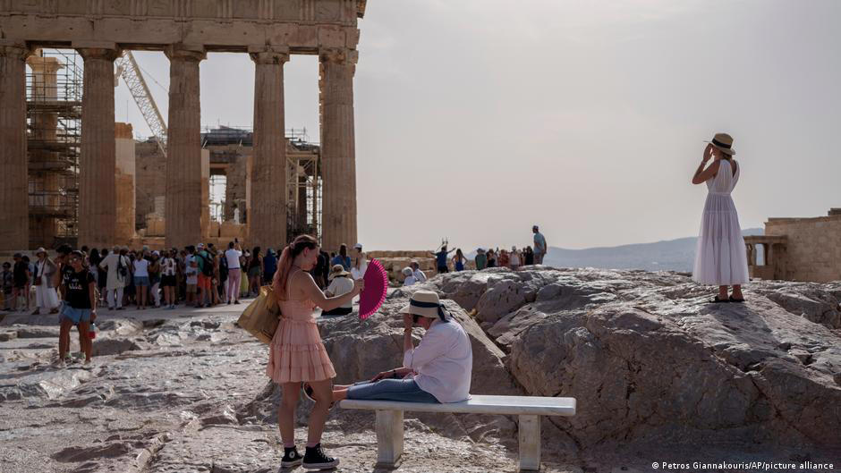 greece: heat forces acropolis closure for 2nd straight day