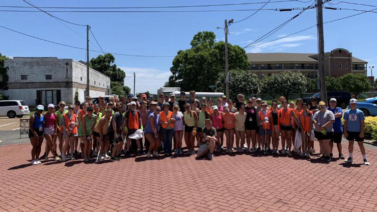 Keep West Monroe Beautiful welcomed a group of volunteers from Pontotoc, Miss. during the week to help with beautification projects around the community.