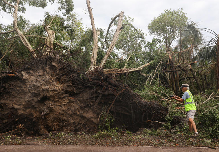 How are tornadoes categorized what level was the hobe sound tornado 