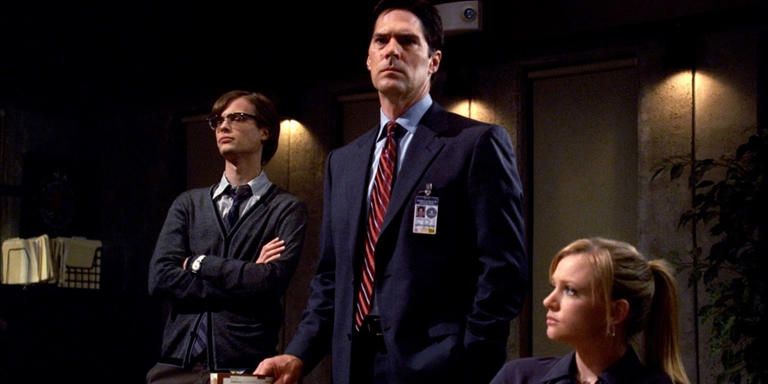 Reid, Hotch and JJ during a team meeting in Criminal Minds season 2.