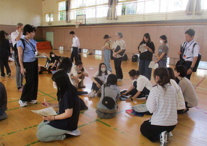 大阪北部地震の記憶を忘れない、教職員らが実践さながらの避難訓練