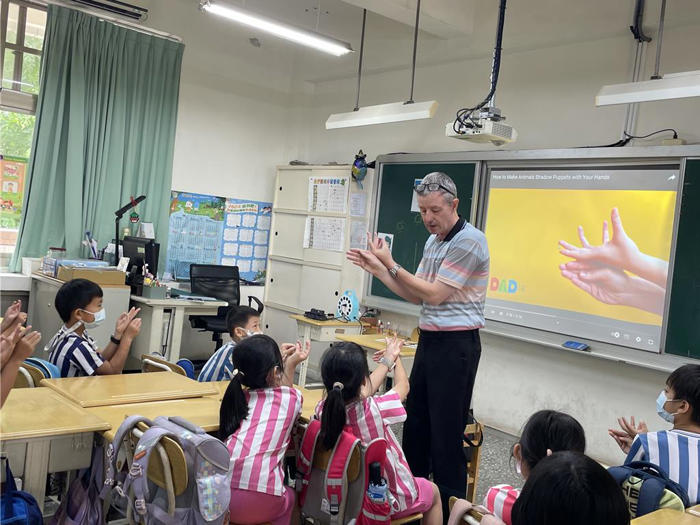 雙語教學助翻轉 七賢國小學生數從400人增至700人