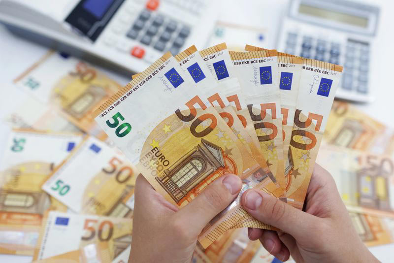 forex, euro registra peggiore settimana da due mesi, timori voto francia