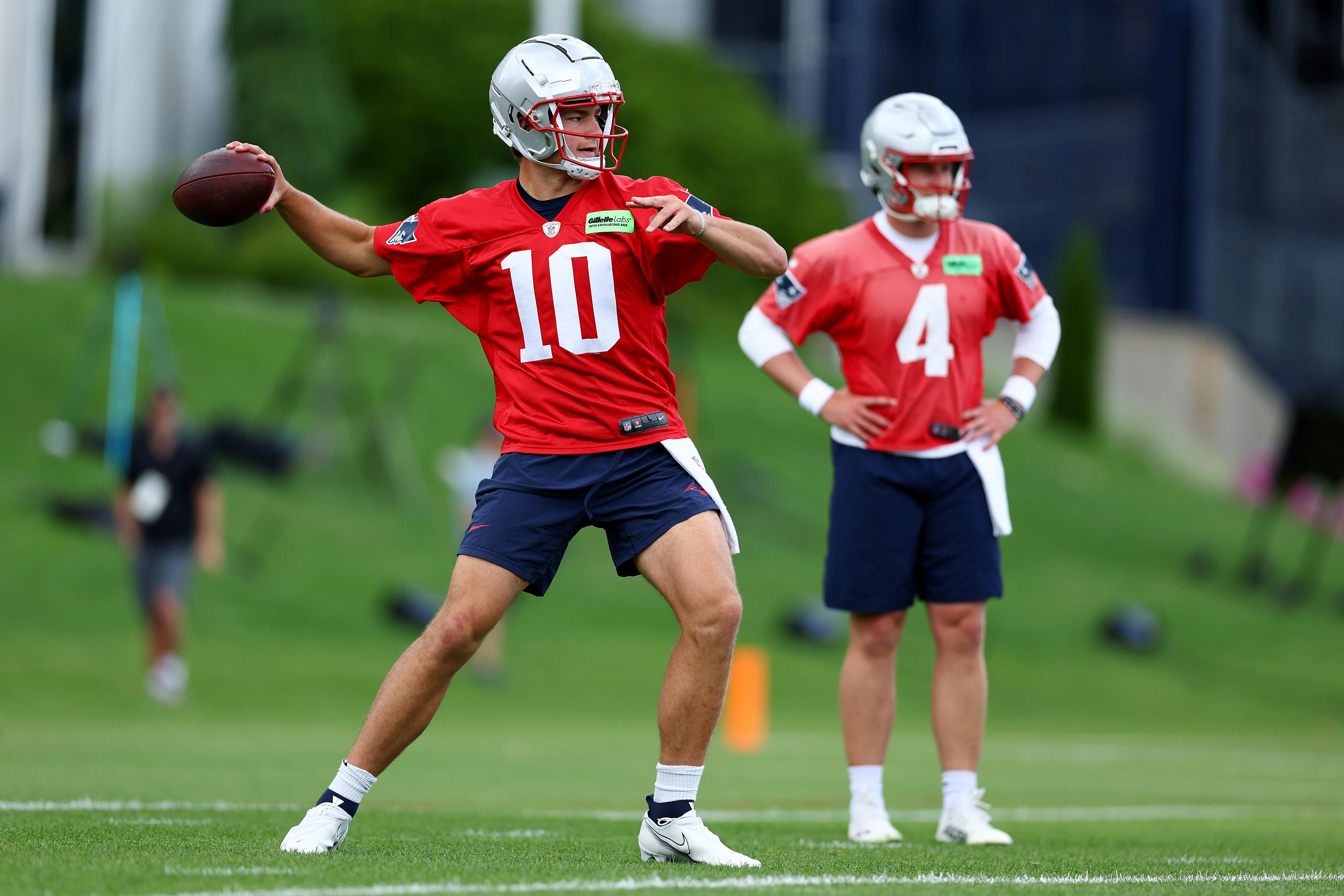 Patriots QB Jacoby Brissett Says Drake Maye Has Made 'tremendous Strides'