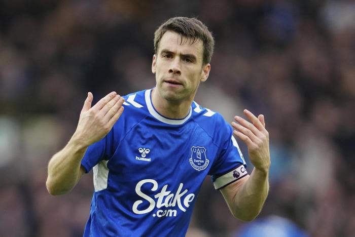 everton captain seamus coleman signs a one-year contract extension