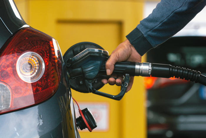 elszabadultak az üzemanyagárak, a benzin 18, a dízel 33 forintot drágult a választás óta