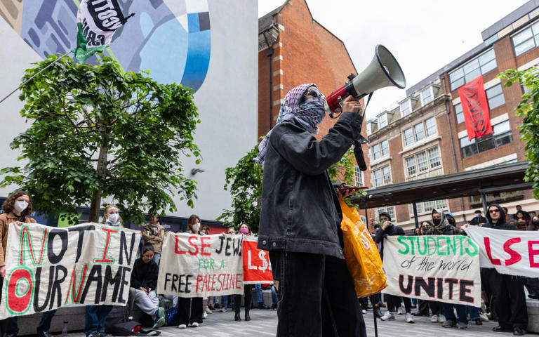 LSE pro-Palestinian students told to leave encampment