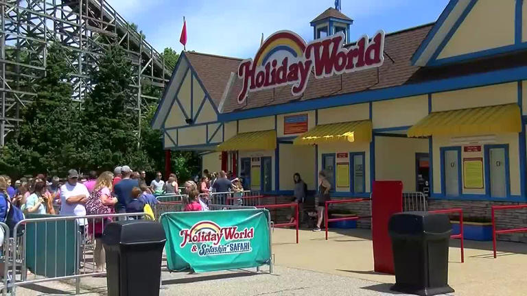 Person struck by Holiday World bus overnight in Warrick County