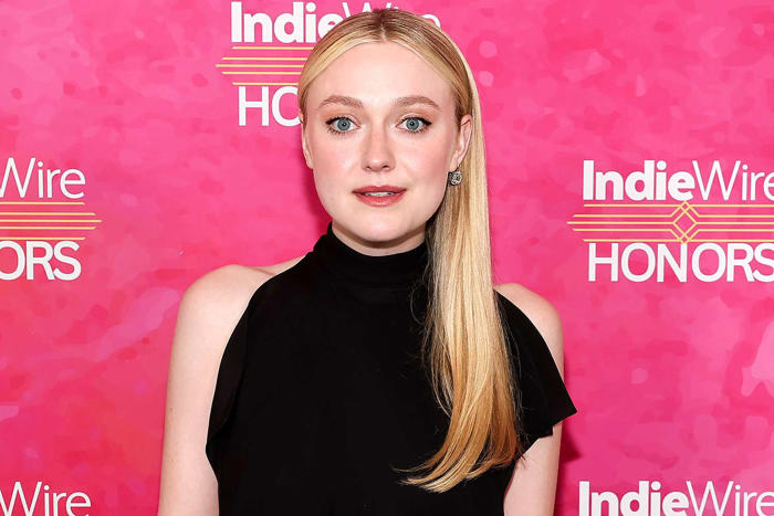 dakota fanning says her mom 'changed the course of her life for me': 'she put her own dreams to the side'